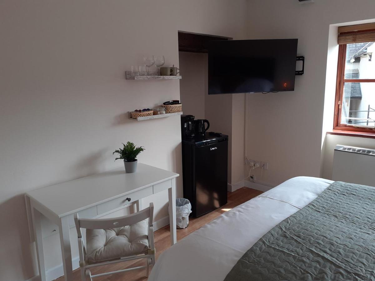 The Ivy Barn Holbeton Hotel Екстериор снимка