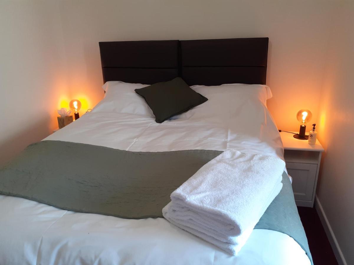 The Ivy Barn Holbeton Hotel Екстериор снимка
