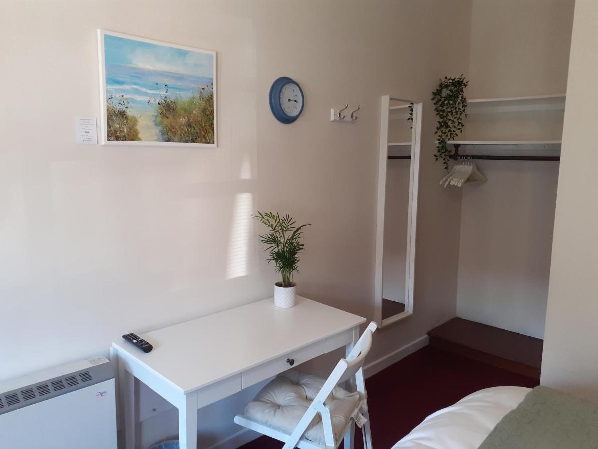 The Ivy Barn Holbeton Hotel Екстериор снимка