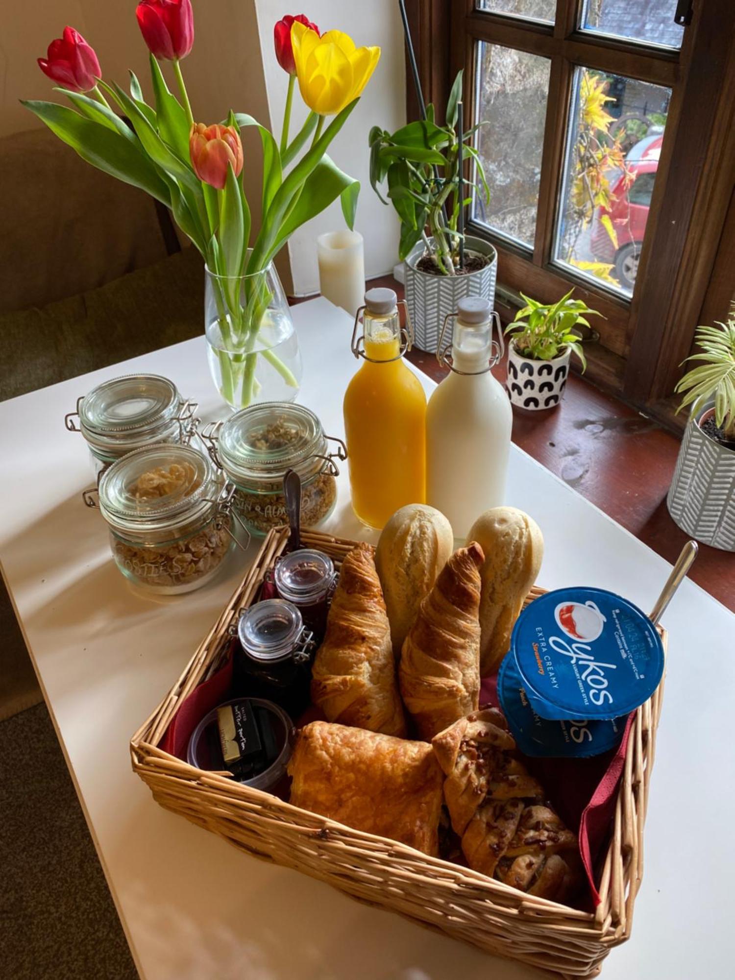 The Ivy Barn Holbeton Hotel Екстериор снимка