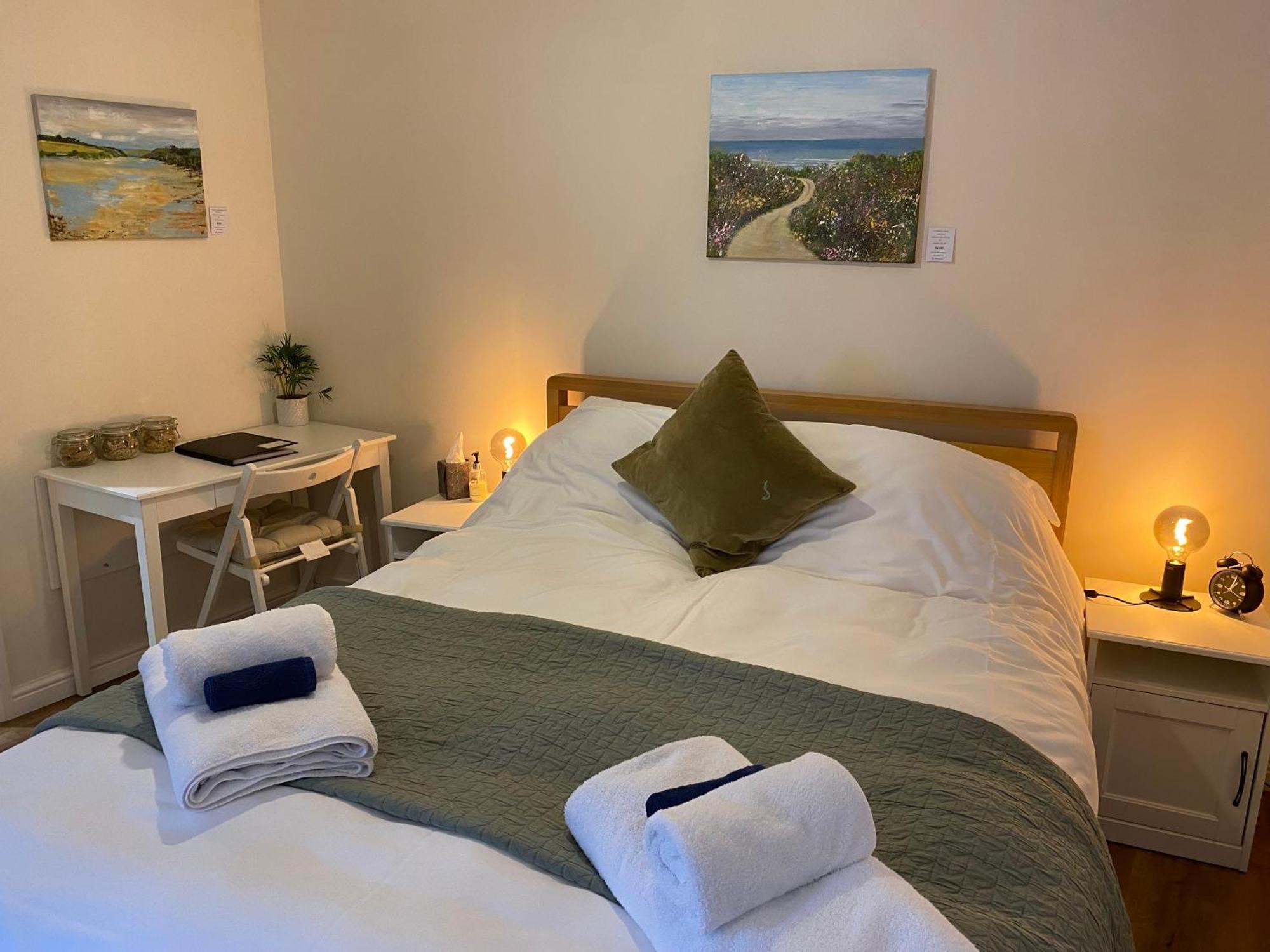 The Ivy Barn Holbeton Hotel Екстериор снимка