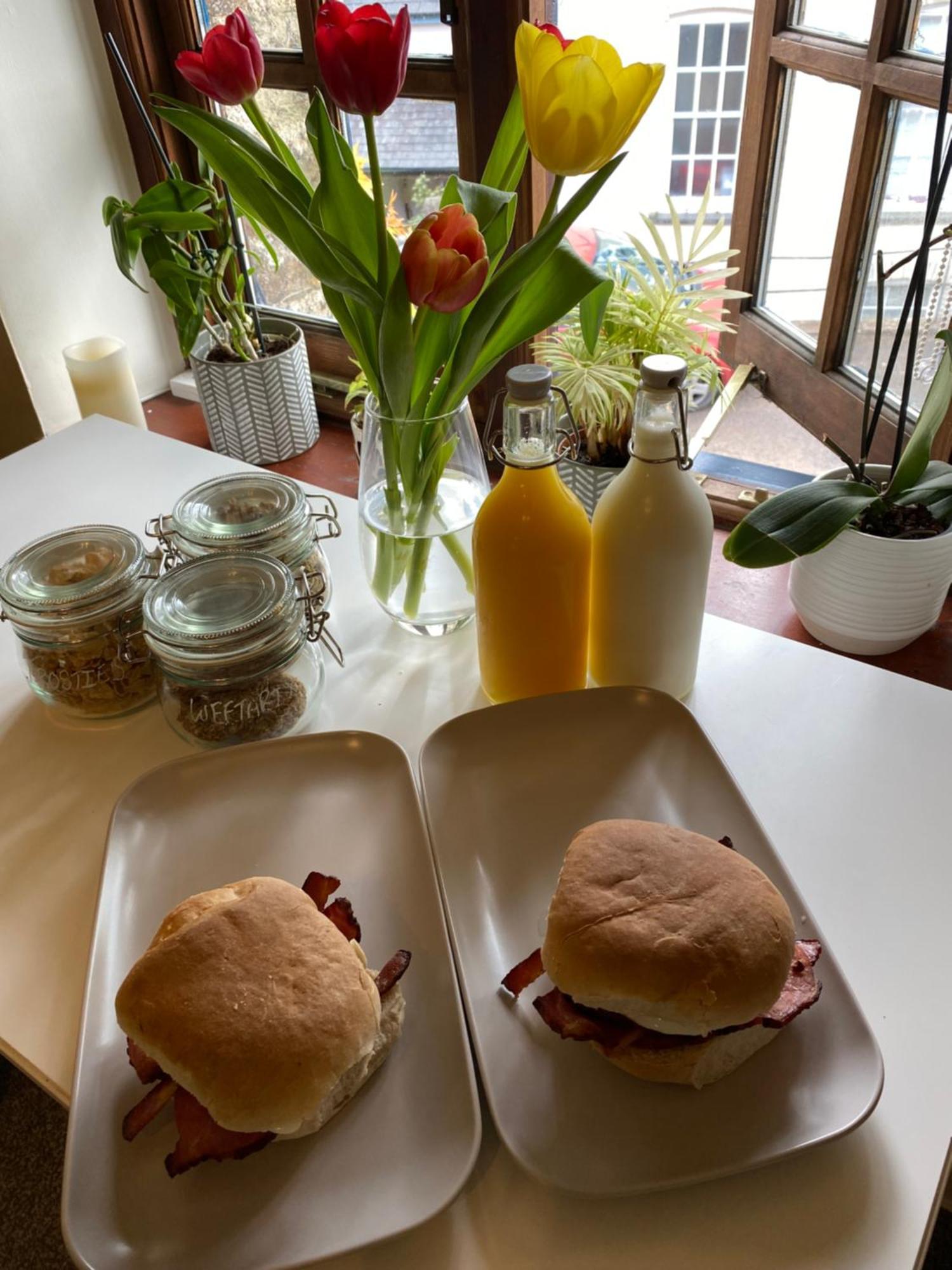The Ivy Barn Holbeton Hotel Екстериор снимка